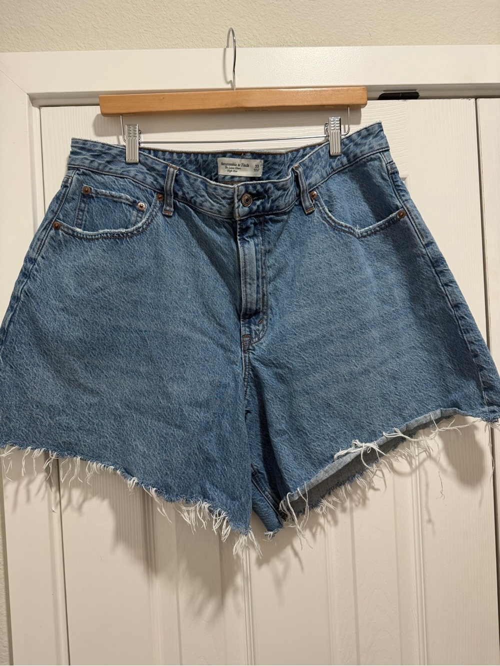 Abercrombie & Fitch The Loose Short High Rise Size 33